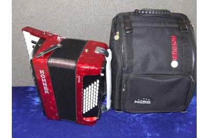 Hohner Akkordeon Bravo 48 Silent Key rot