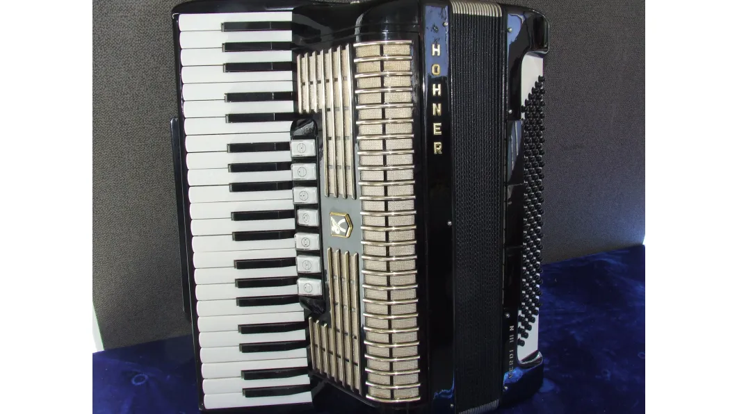 HOHNER Verdi III gebraucht, 120 Bass